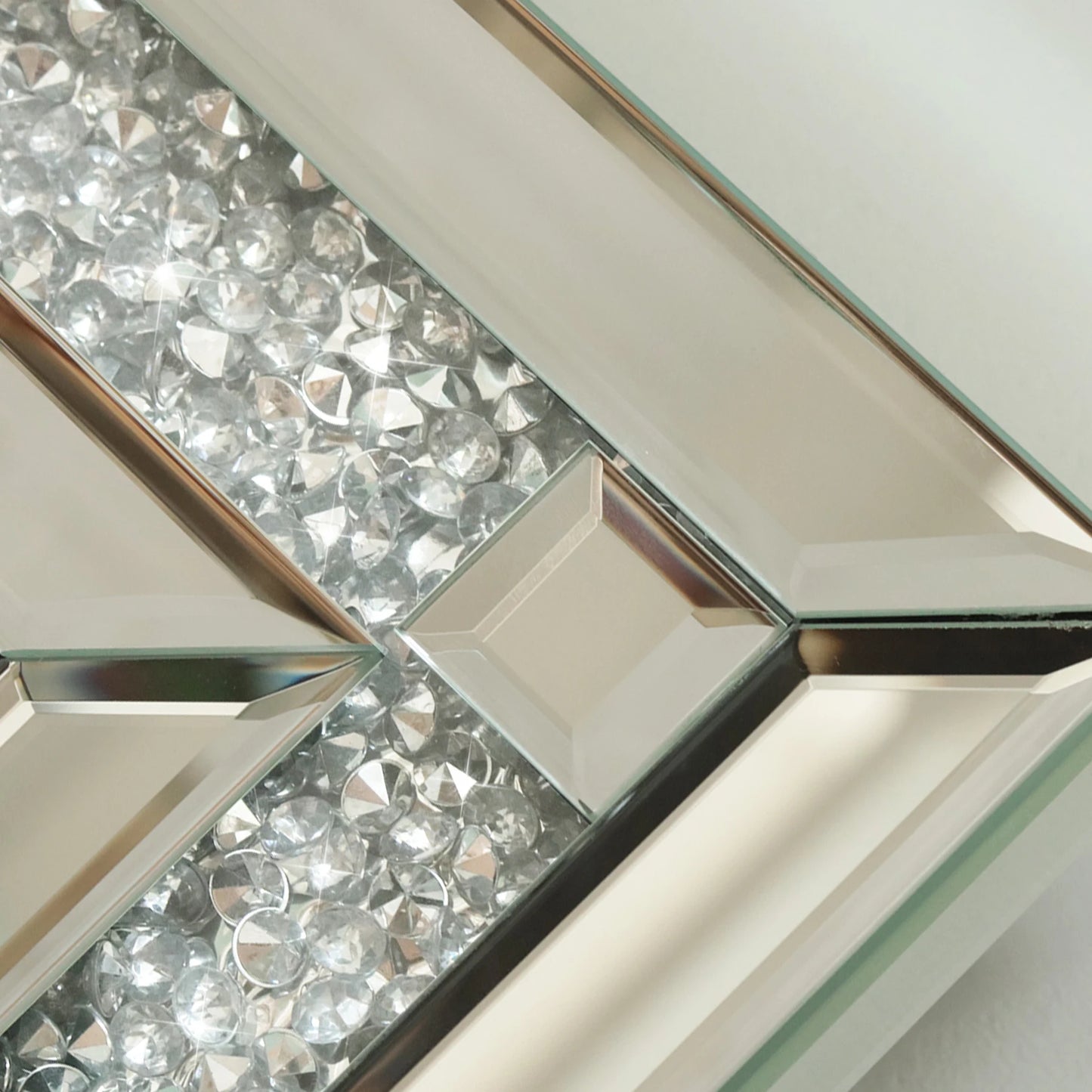 Crushed Diamond Mirrored Desk Clock For Home Decor
